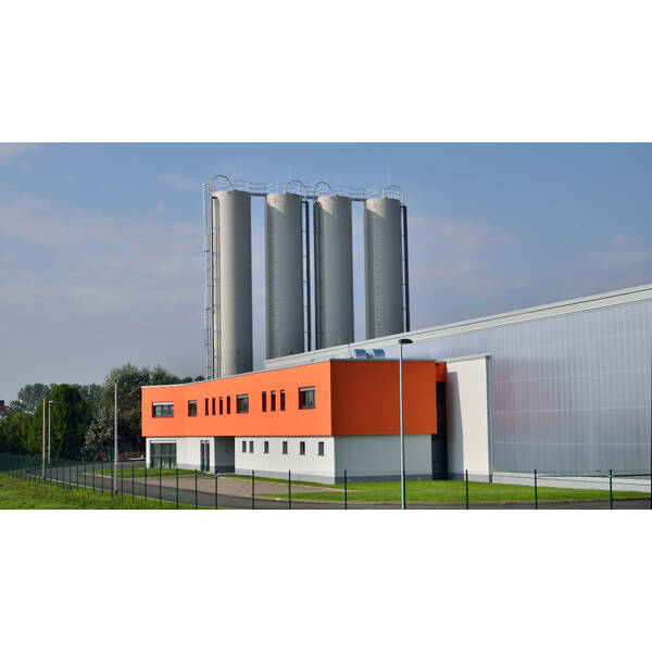 Large sugar silos for safe and hygienic strorage