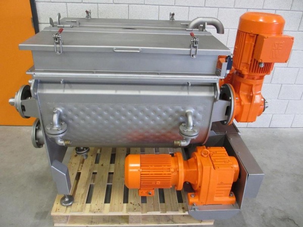 Jacketed paddle mixer for sale at Surplus Select dual-shaft mixer with 2 discharge screws