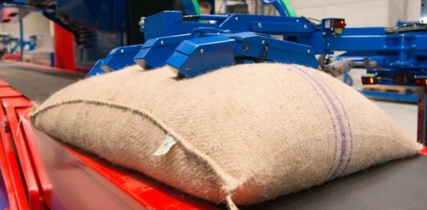 New functionality ”Auto Pick up” for bagged goods Bagged goods can be unloaded from containers even faster and easier