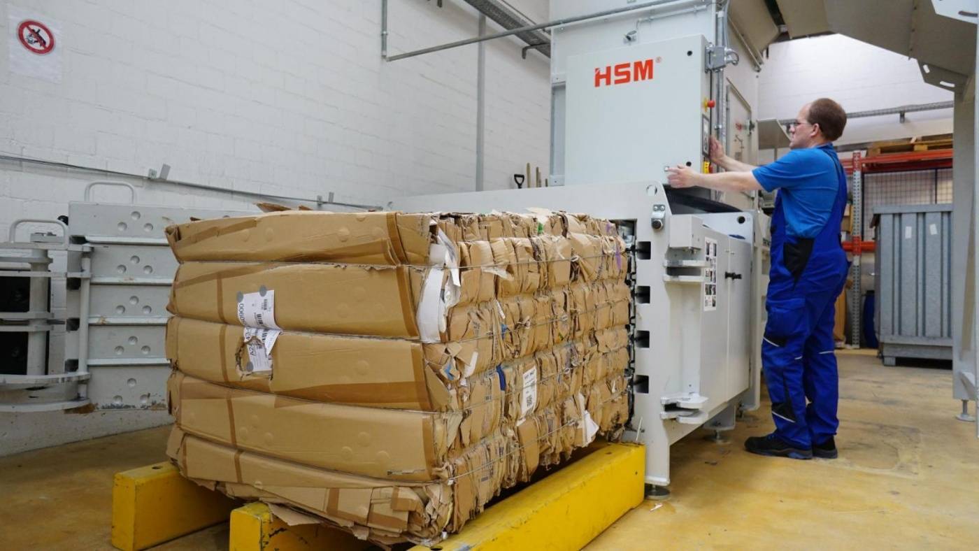 ”Dream bales” for a perfect recycling material loop Yesterday, worthless waste was produced. 