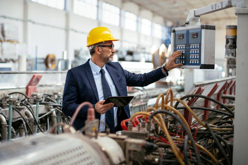 How to create safer manufacturing environments without compromising productivity