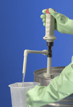 AkkuPump for simple and safe liquid transfer Safe liquid transfer - wherever I will!