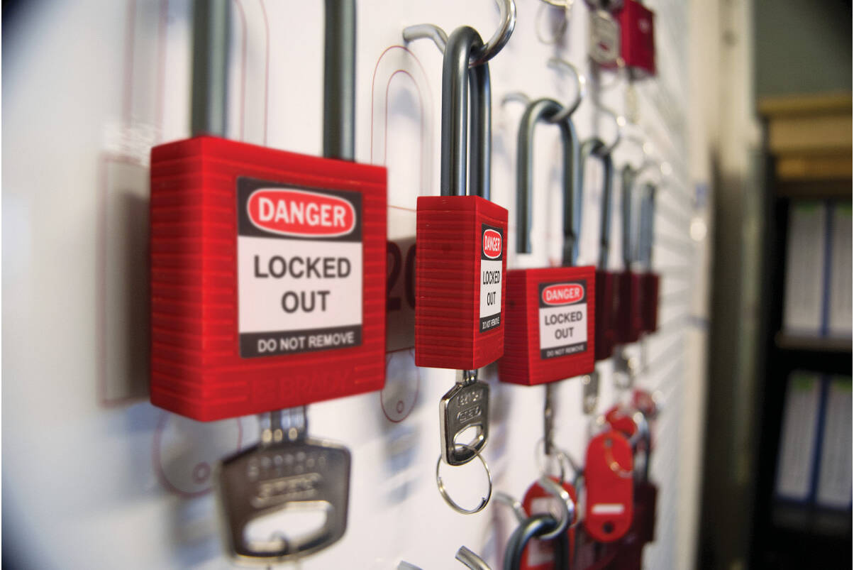 Visualise Lockout/Tagout and optimise safety in the workplace  A large chocolate producer implemented 5 custom shadowboards to make Lockout/Tagout highly visible and very available in one of their chocolate factories. 