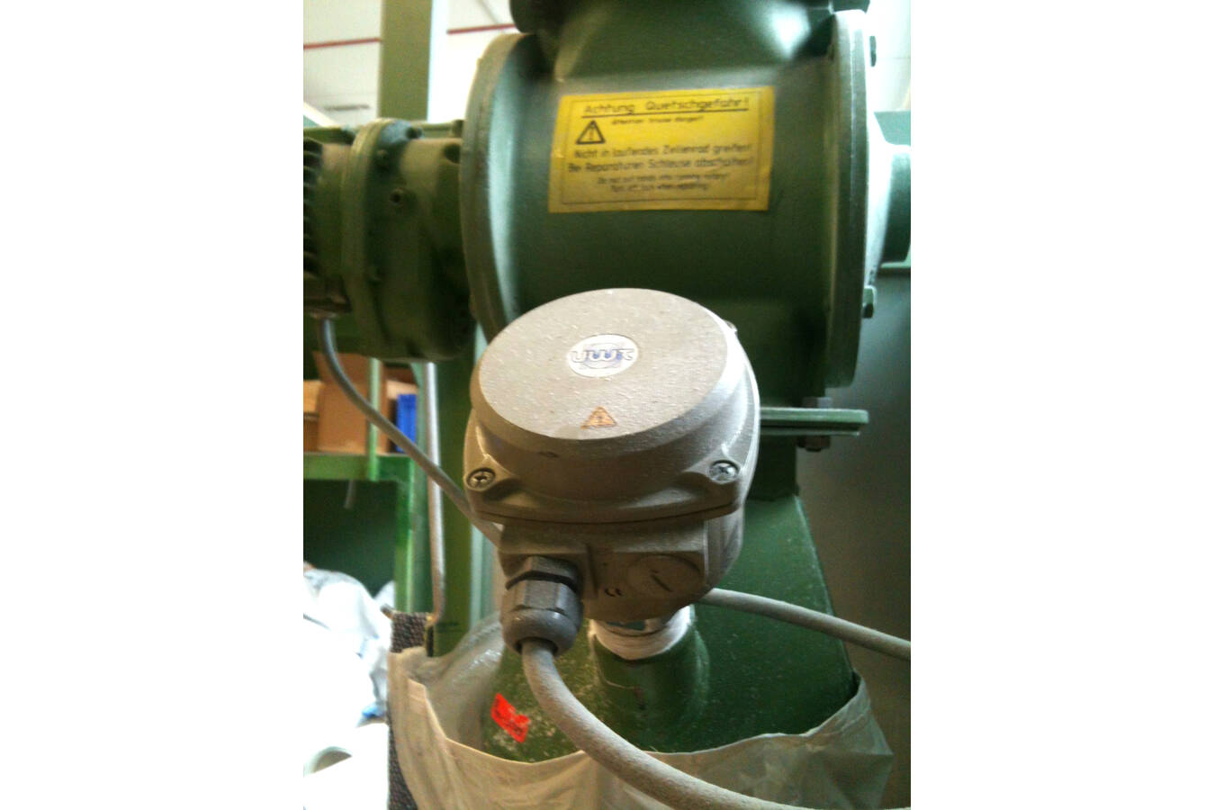 Langlebige Sensorlösungen: Schwinggabeln bis zu 30 Jahre wartungsfrei  