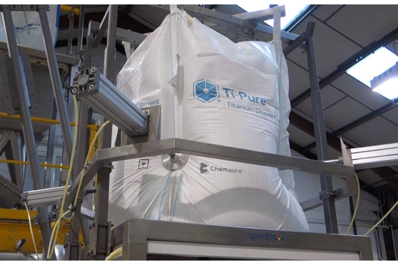 Safe handling and containment solutions of titanium dioxide As a result of legislation changes made by the EC, Spiroflow advices customers on the safe handling and containment of titanium dioxide (TiO2) powder.