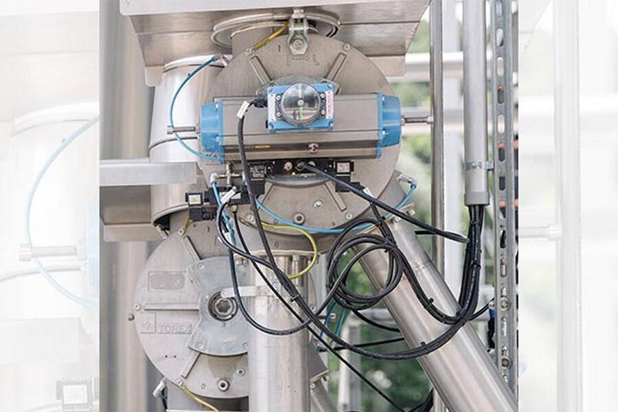Pipe diverters; a success factor for pneumatic conveying Selecting the right pipe diverter reduces the risk of shortened service lives and failures, and optimises the product flow. In this way, supposedly critical plant components become key factors for the company’s success.