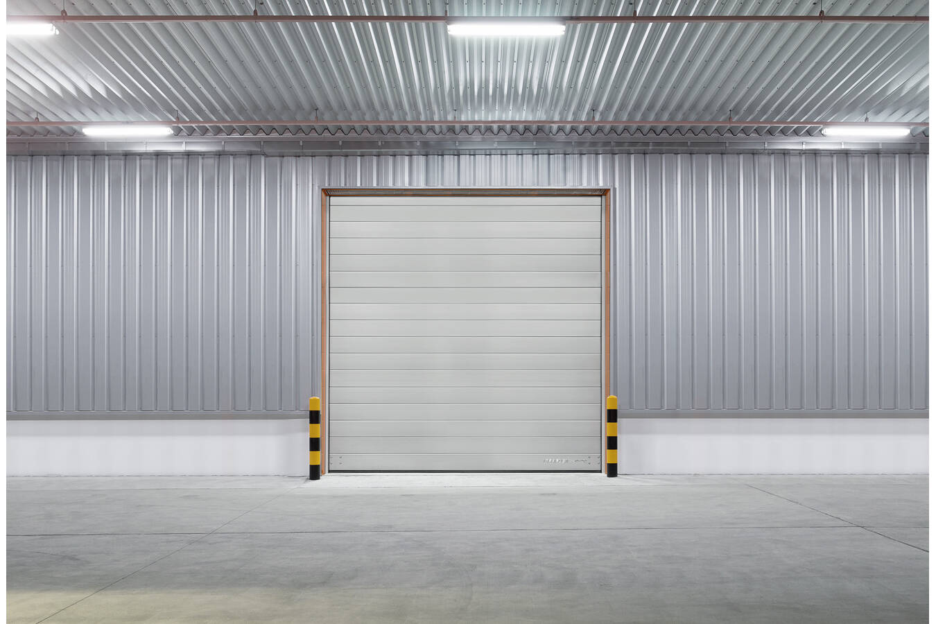 The world´s fastest security door With EFA-SST®-Secure (series EFAPROTECT) EFAFLEX has extended the range of highspeed doors to include a security solution that meets the requirements of Burglar Resistance Class 4 (RC4).