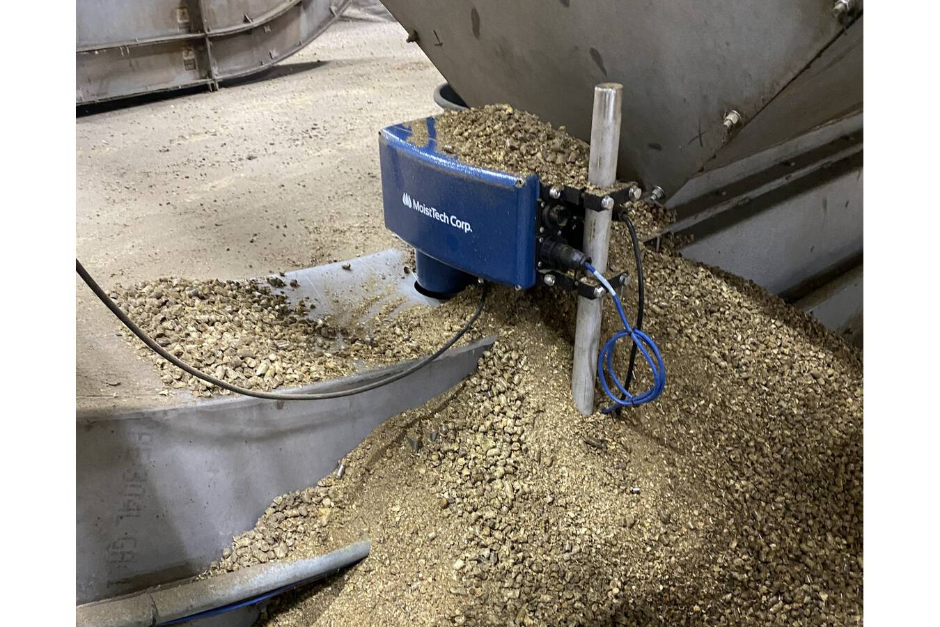 Moisture measurement Systems can decrease human error Moisture content can affect product quality and equipment function, making it a crucial focus point in proactive avoidance of quality control issues. 
