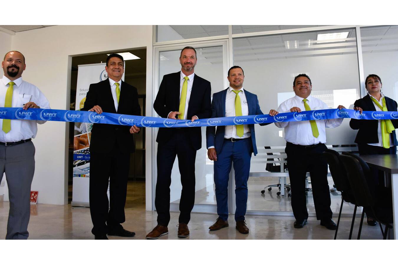 UWT opens office in Mexico In the 45th year of existence of UWT GmbH, the 7th international sales office is now founded in Mexico. With its own branch office UWT Level Control de S. de RL de C.V. in Santiago de Querétaro, Country Manager José Cruz is introduced.