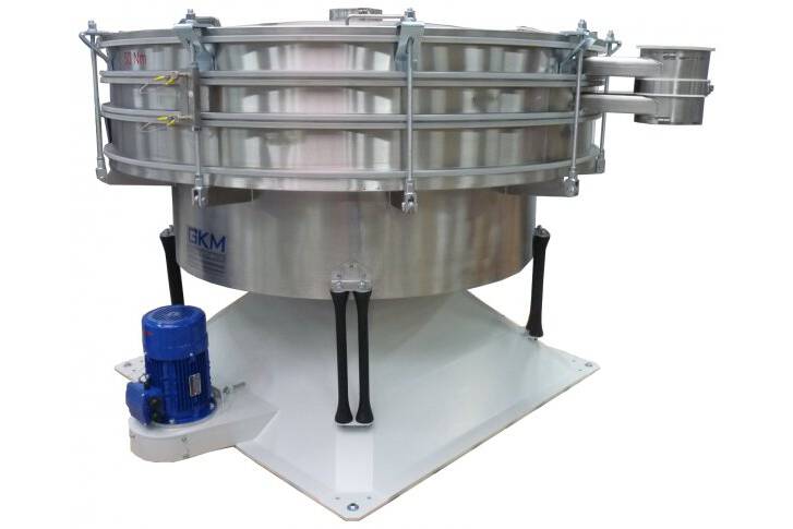 The use of GKM screening machines within PET recycling In the recycling process of PET bottles, a GKM vibration screening machine is used to clean the washing water of the PET flakes. A GKM tumbler screening machine is used for fractionating and dedusting the finished PET flakes.