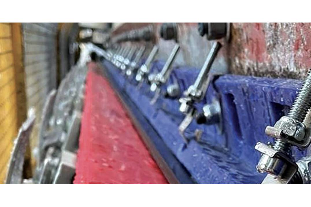 Case Study Brisbane/ Australia, contactless skirting, no maintenance Dust generation and spillage at the conveyor transfer point reduced by 98%