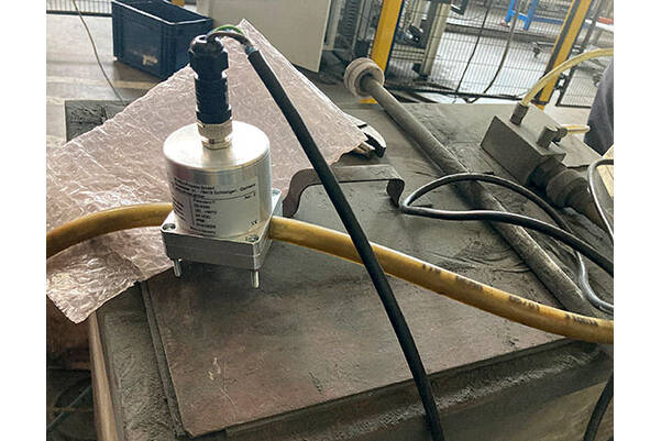 Improving spray painting stations with powder flow monitoring  One of our customers identified a non-conformity in their painting process. With powder flow monitoring this problem was solved.