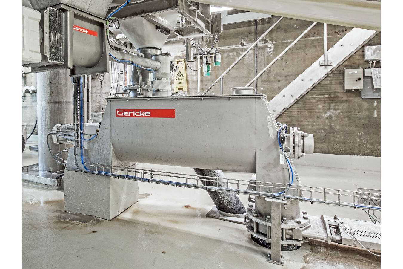 3 hints to save energy and reduce cost in powder handling  Not all industries have the luxury of lush margins. It is therefore even more important to work with an experienced partner to design processes that are efficient and energy-saving and ensure the availability of the plant. 