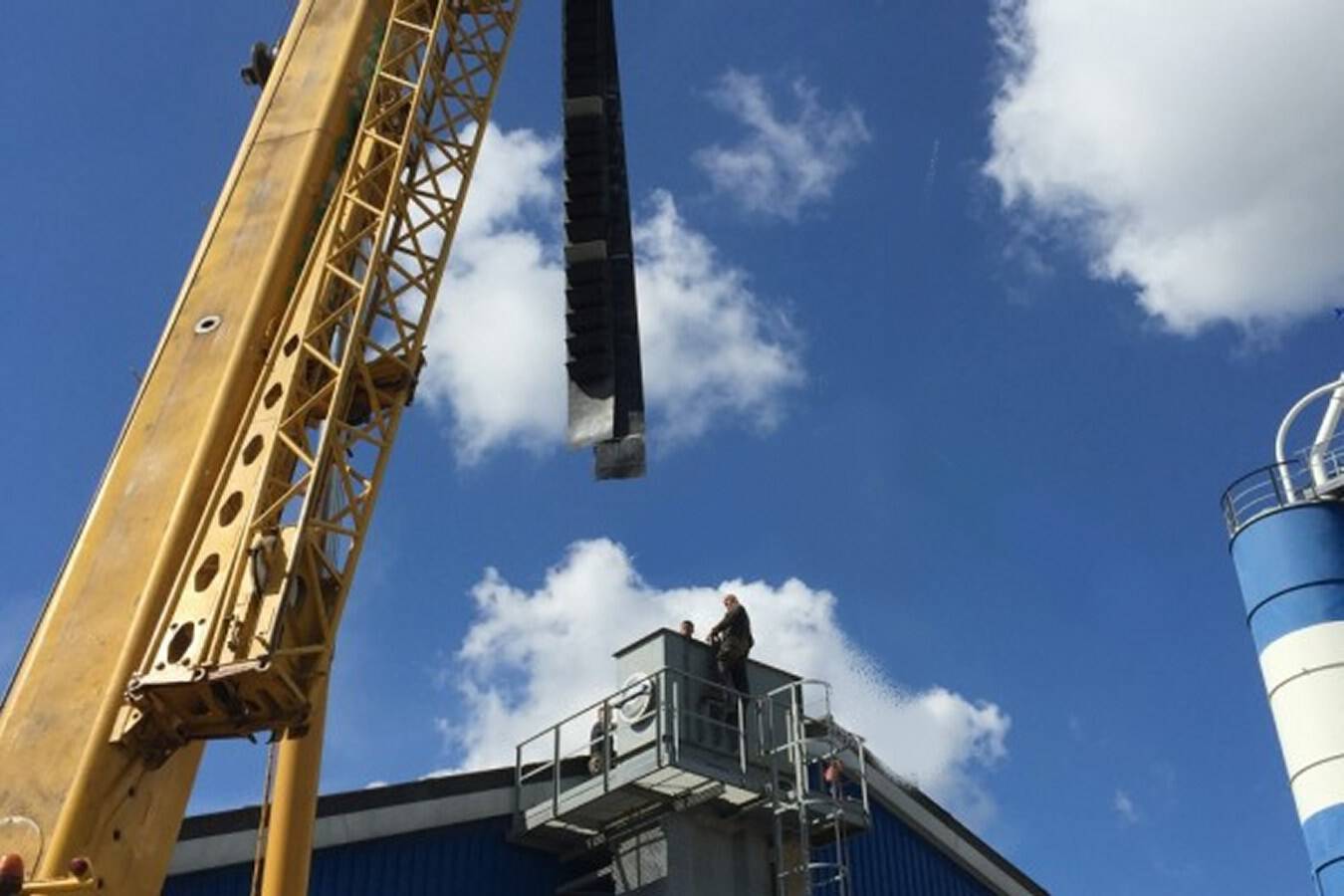 Overhaul of concrete mixing plant during the summer season For summer time maintenance, Muller Beltex prepares an inspection report with recommendations taking into account urgencies and the available budget.