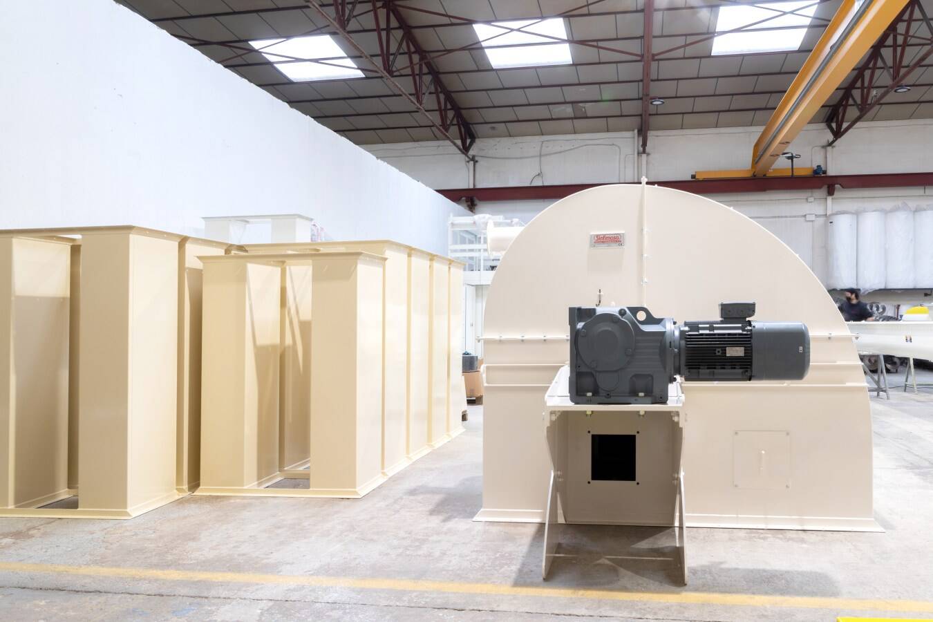 Customized bucket elevator design: Why material testing is essential In vertical conveying applications, the success of a bucket elevator does not begin with selecting the bucket type or motor power—it starts with a thorough understanding of the product to be lifted. 