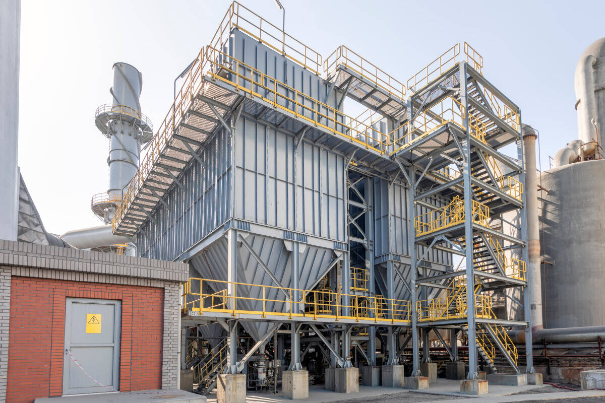 Dust Recovery with Fine Screening Technology Dust is a resource. With RHEWUM® fine screening technology, valuable products can be recovered from dust, energy can be saved, and processes can be made more sustainable. Discover how we go about this