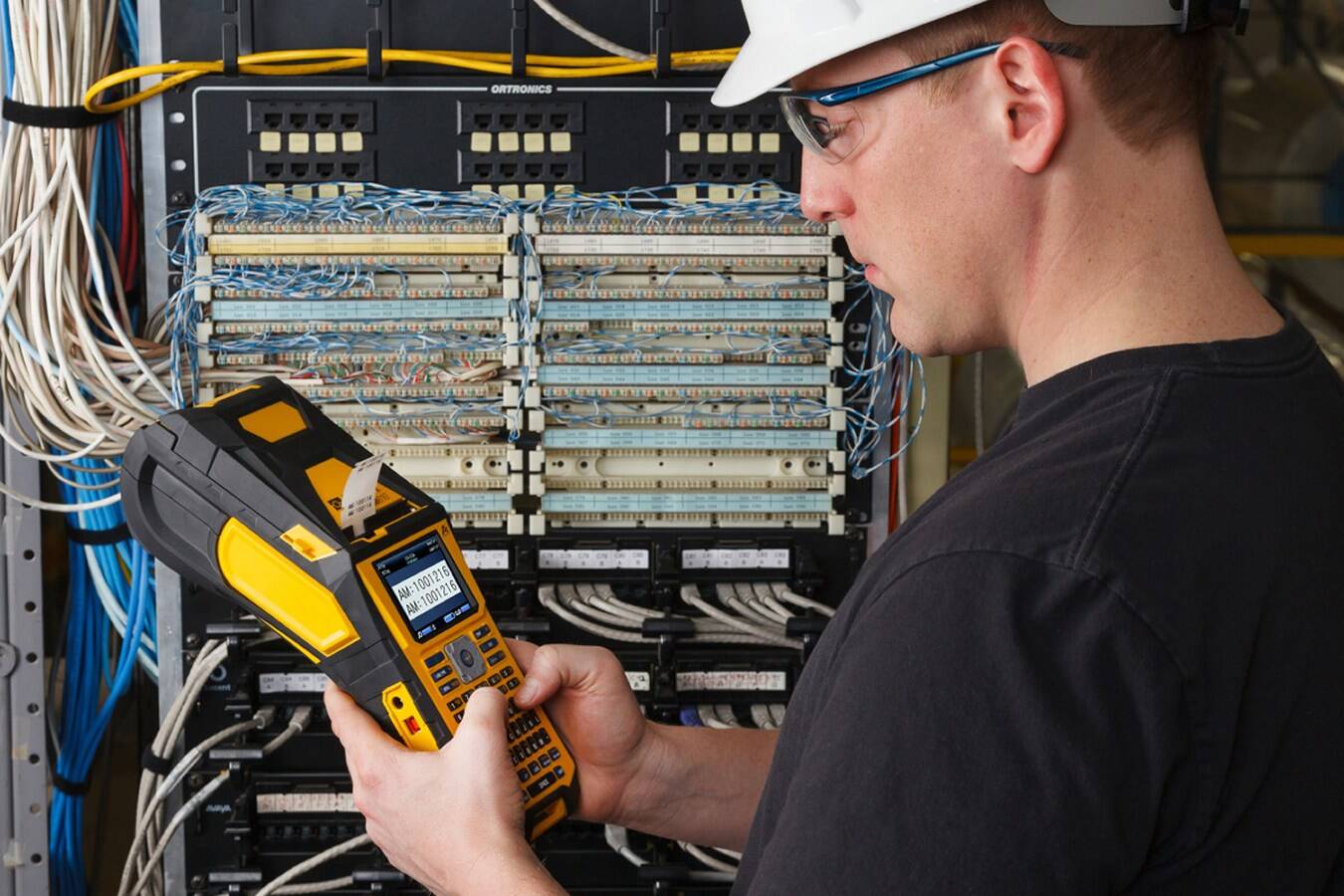 Reliable Labeling: Your Data Centre’s Shield Against Errors (case example) Discover how a leading automotive manufacturer revolutionized their operations and minimized risks by implementing a robust identification system.