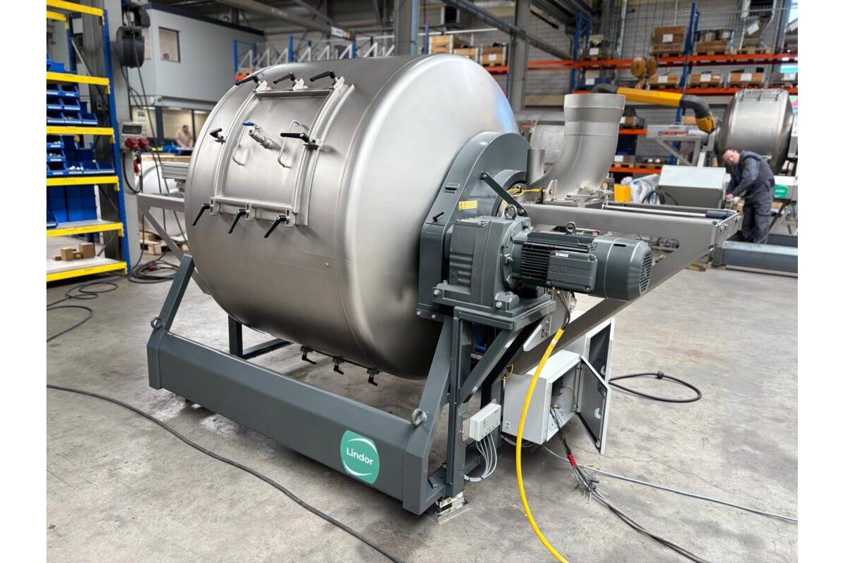 Lindor Commissions Advanced Coating Mixer for Carbon Fiber Manufacture Lindor’s rotary drum mixer was configured with an advanced coating system that makes it an ideal solution for sizing delicate fibers. Such a  mixer was commissioned successfully at a carbon fiber production facility in Europe.