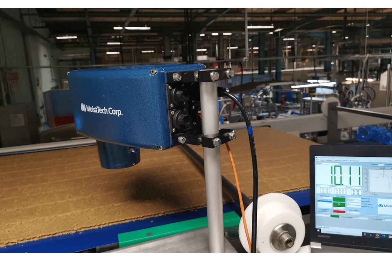 Plug-and-Play Moisture Sensors that Fit Seamlessly into your process Moisture sensors can be time consuming to install, resulting in lengthy workflow disruptions. With MoistTech, you  enjoy easy moisture sensor  installation thanks to plug-and-play technology. 