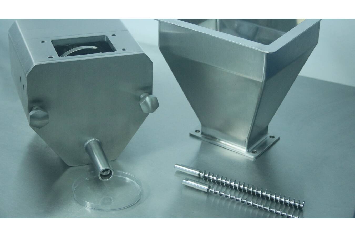 Critical Role of Material Testing in Selecting the Right Screw Feeder Trantec puts material testing at the heart of every feeder configuration, allowing even the most difficult powders and bulk materials to be handled reliably.