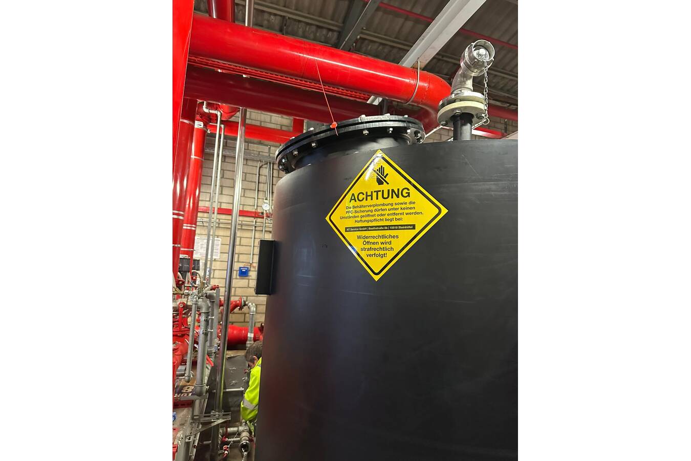 NT Service leading specialist for PFAS/PFC Decontamination NT Service GmbH is Europe’s leading specialist in PFAS/PFC decontamination for industrial fire suppression and tank systems. The company provides legally compliant, regulator- and insurer-approved procedures in accordance with current regulations