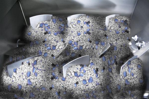 Mischen und synchron  Sprühen und Trocknen im Pegasus® Mischer 