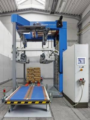 Smaller, faster, more practical BEUMER has developed a new machine from the BEUMER stretch hood model range