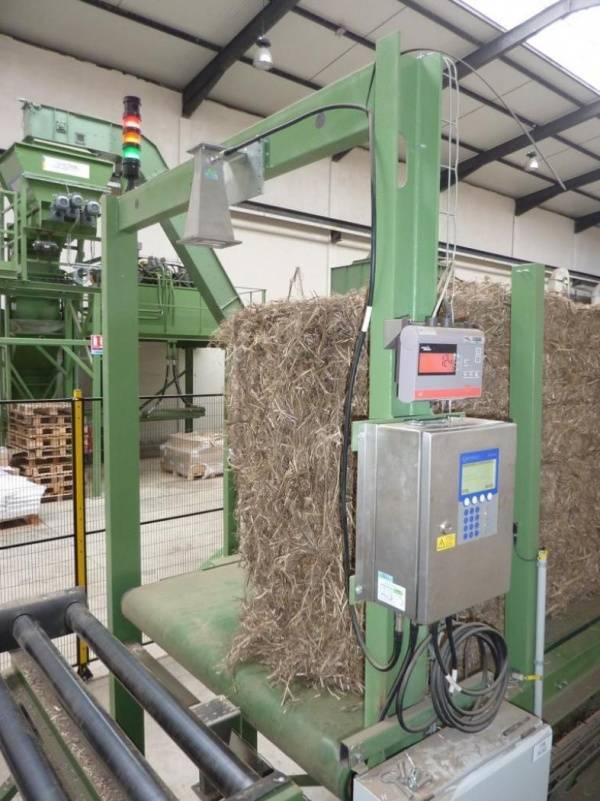 Moisture Measurement on Bales of Lucerne, Tobacco and others 