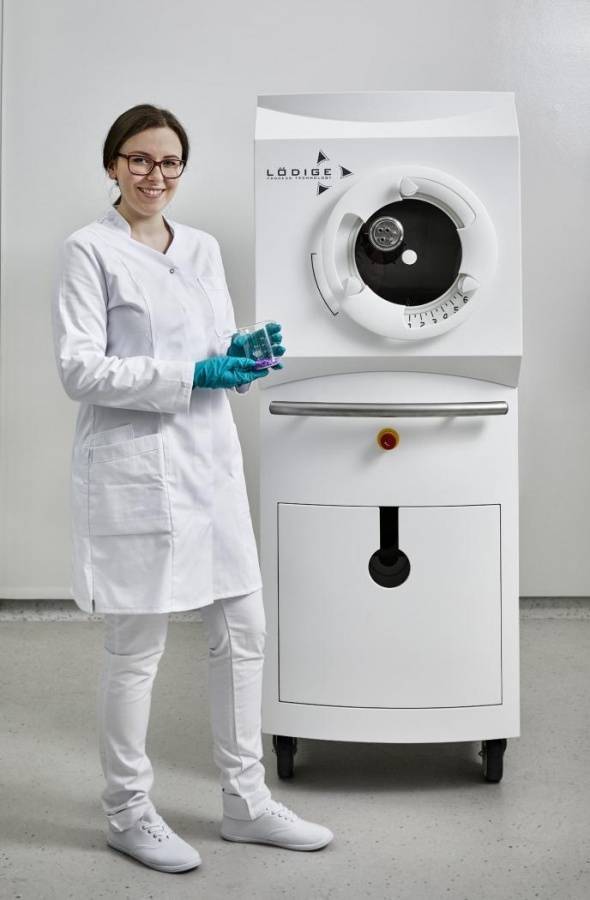 The new LC Lab laboratory coater from Lödige Redefining user-friendly design