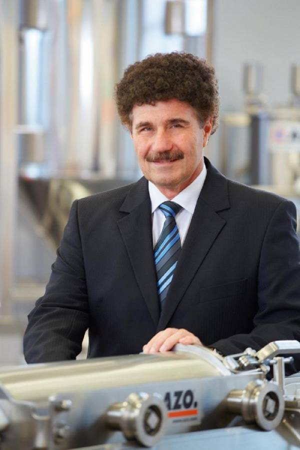 Changes in the management at the AZO Group Robert Zimmermann will be retiring at the end of 2017 – AZO will continue as a family-run 