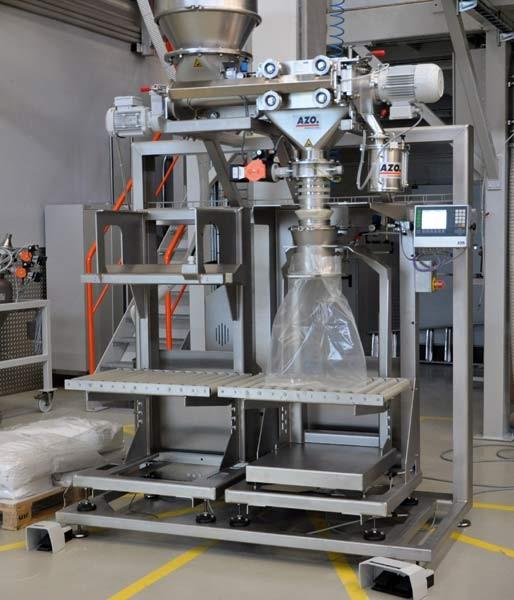 Filling of small containers with integrated weighing device 