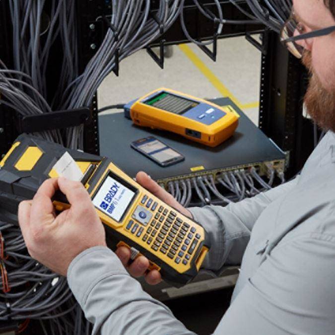 Easy label creation with data integration Connecting Brady Workstation and Fluke Networks