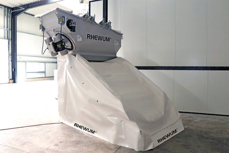 RHEWUM develops noise control solution for screening machines To reduce the noise emission of your screening machine RHEWUM now offers an innovative sound insulation cover.