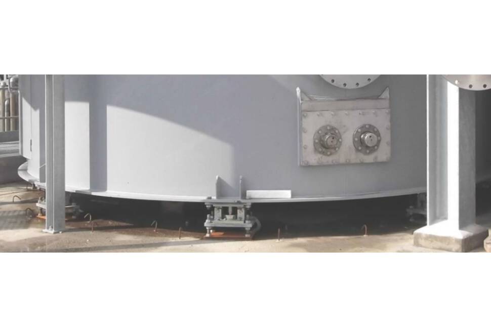 Safe silo weighing for reliable level detection Silos store large quantities of valuable material, often in the form of bulk goods or other heavy-flowing raw materials. In order to ensure a continuous production process without interruptions, it is necessary to have an exact view of material quantity.