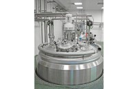 Pneumatic conveying for safe and efficient reactor filling